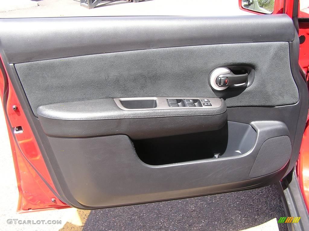 2008 Versa 1.8 S Hatchback - Red Alert / Charcoal photo #12