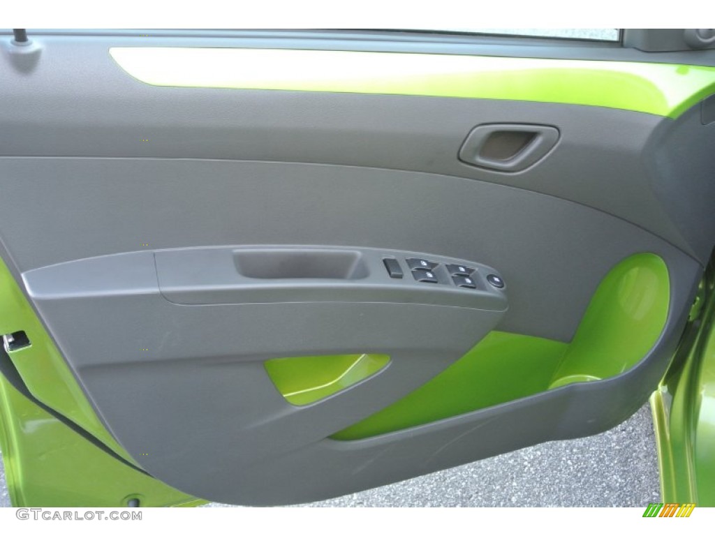 2014 Chevrolet Spark LS Silver/Green Door Panel Photo #89834024