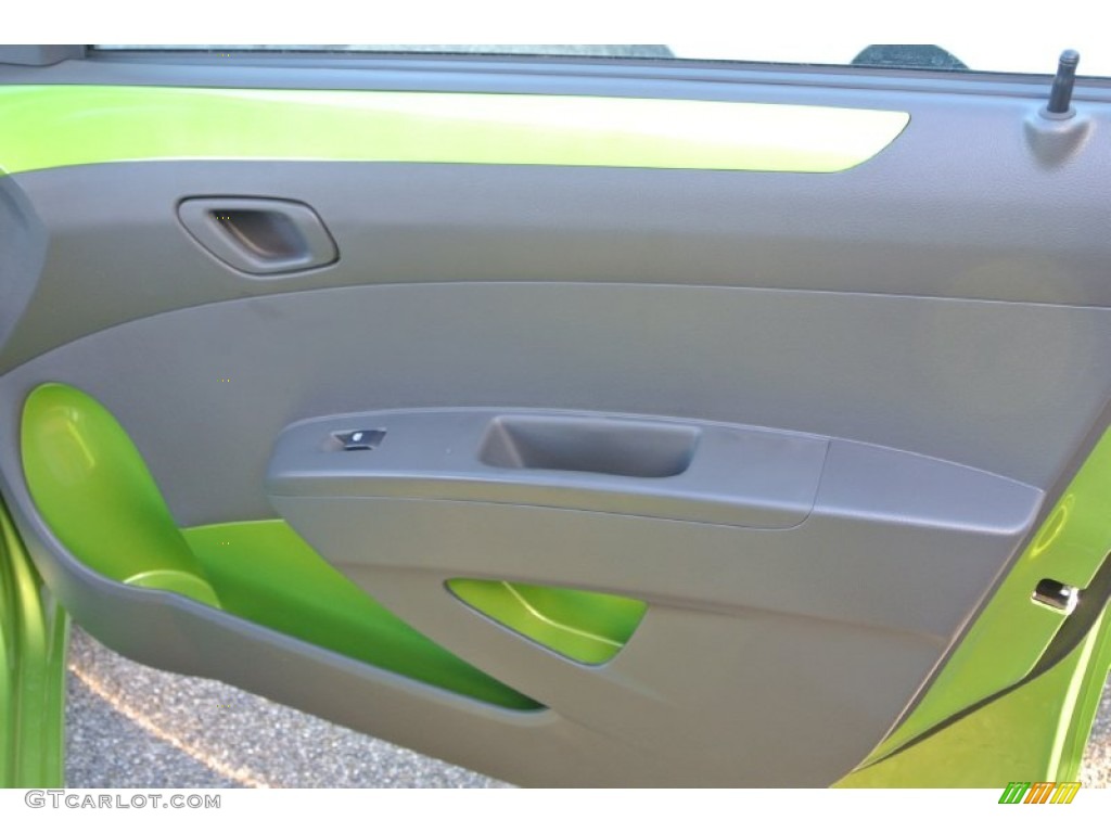2014 Chevrolet Spark LS Silver/Green Door Panel Photo #89834282
