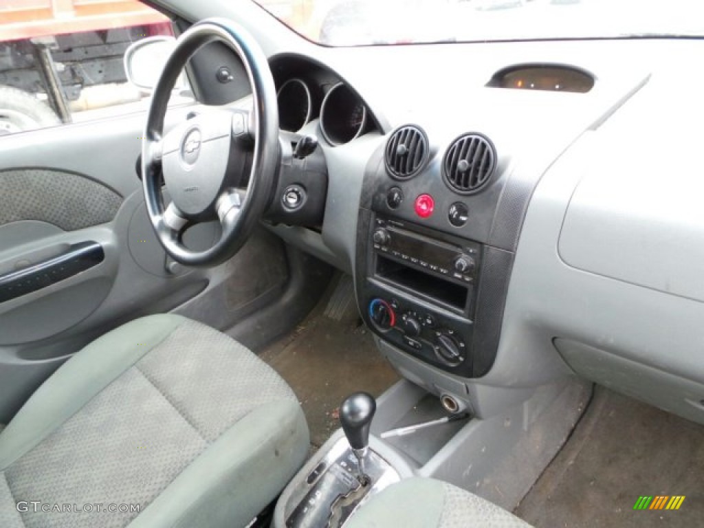 2005 Aveo LS Sedan - Galaxy Silver Metallic / Gray photo #4