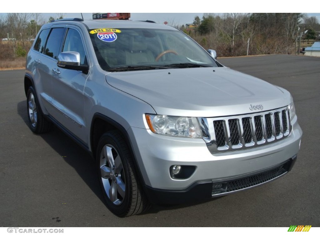 Bright Silver Metallic Jeep Grand Cherokee