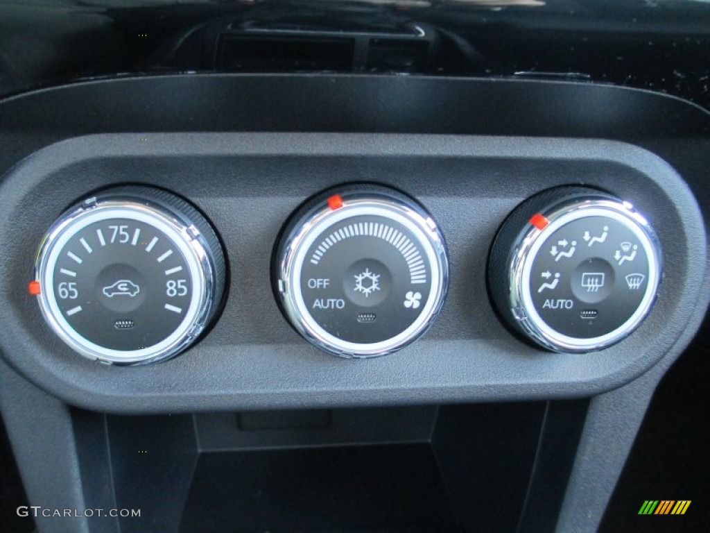 2014 Mitsubishi Lancer Evolution GSR Controls Photo #89837522