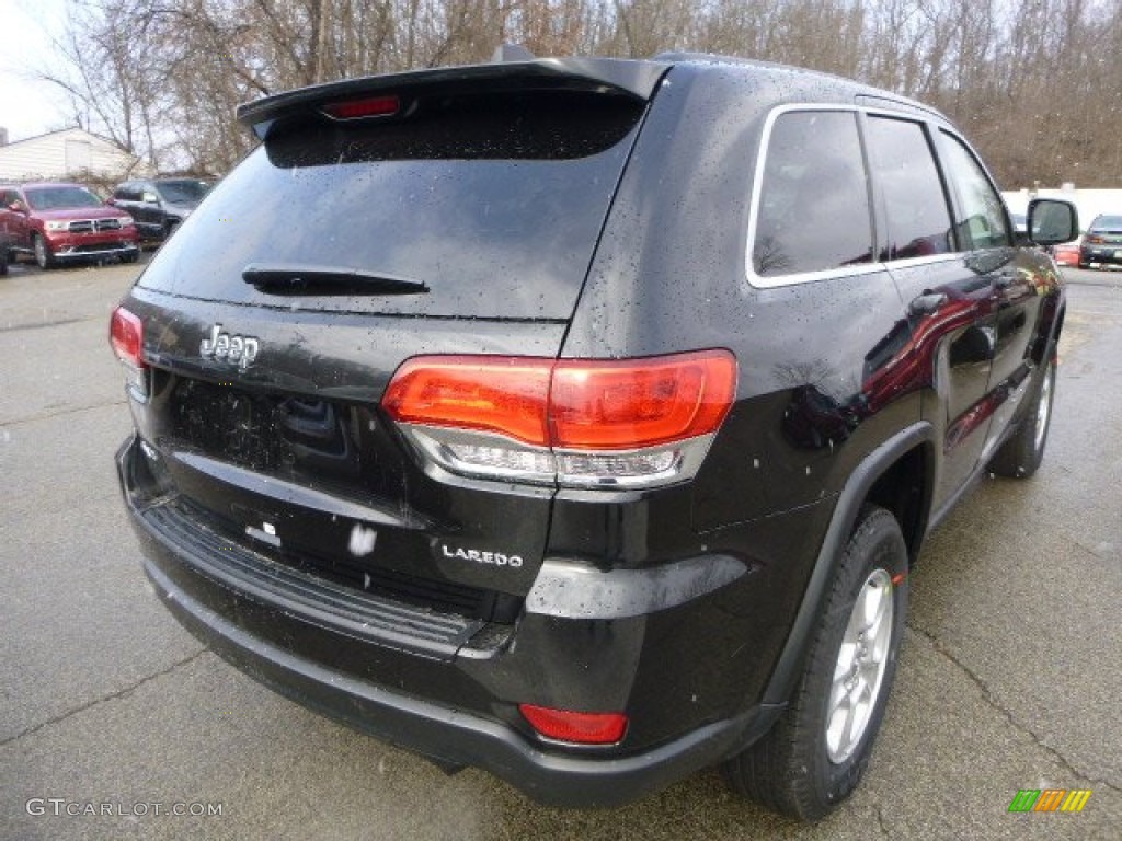 2014 Grand Cherokee Laredo 4x4 - Brilliant Black Crystal Pearl / Morocco Black photo #5