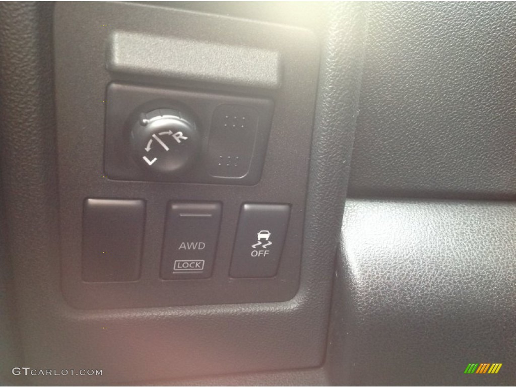 2011 Rogue S AWD Krom Edition - Wicked Black / Black photo #17