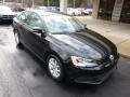 Black - Jetta SE Sedan Photo No. 2
