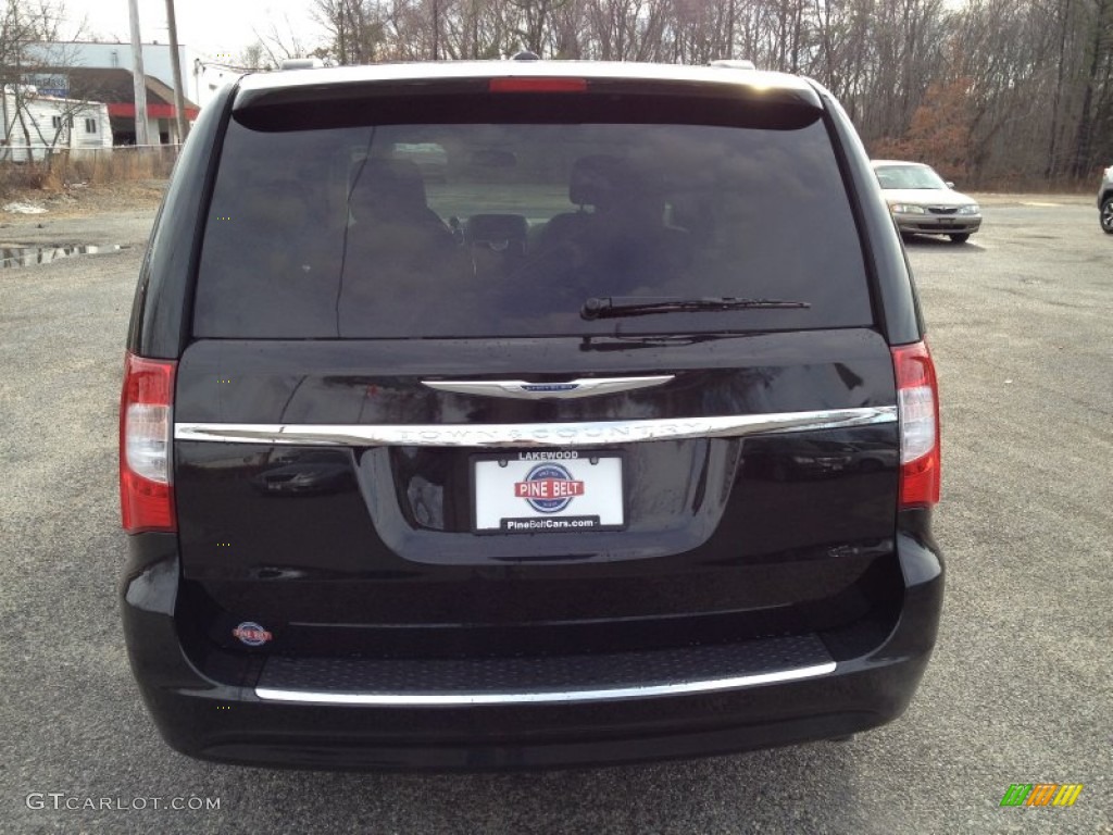 2014 Town & Country Touring-L - Brilliant Black Crystal Pearl / Black/Light Graystone photo #5