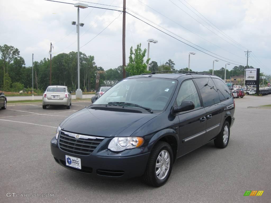 2007 Town & Country Touring - Modern Blue Pearl / Medium Slate Gray photo #1