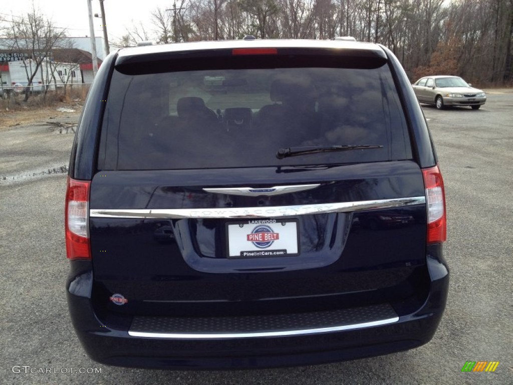 2014 Town & Country Touring - True Blue Pearl / Black/Light Graystone photo #5