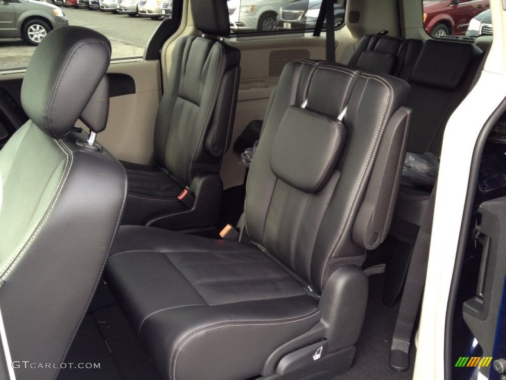 2014 Town & Country Touring - True Blue Pearl / Black/Light Graystone photo #6