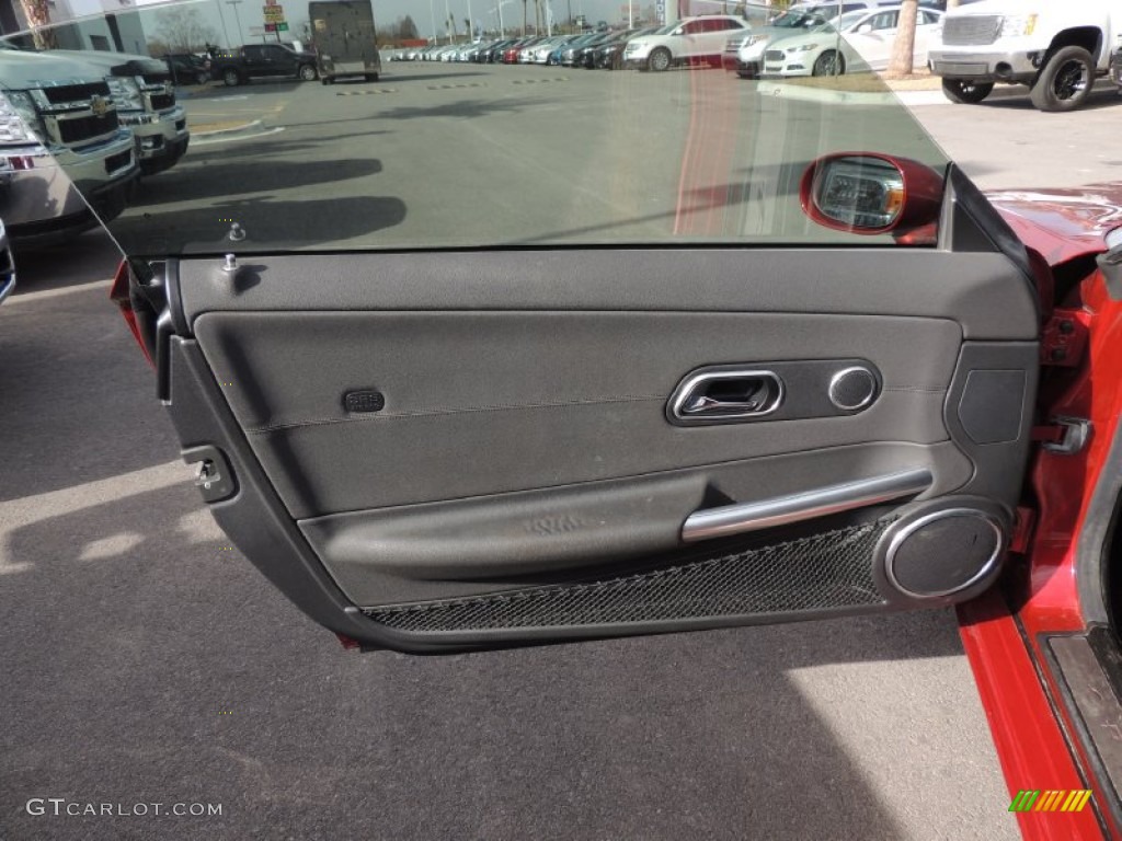 2004 Chrysler Crossfire Limited Coupe Door Panel Photos