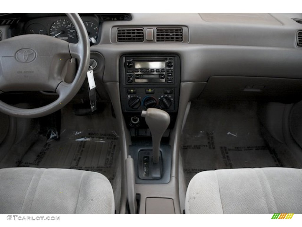 2000 Camry CE - Woodland Pearl / Oak photo #5