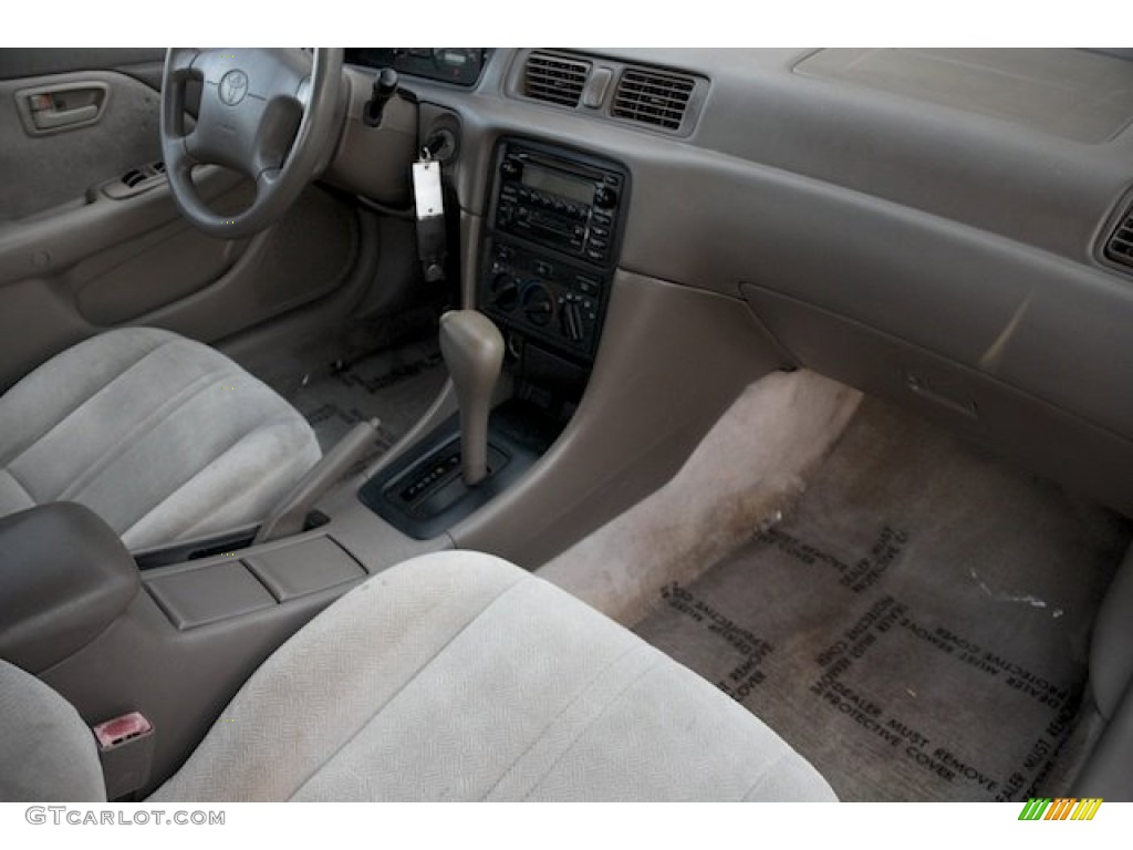 2000 Camry CE - Woodland Pearl / Oak photo #20