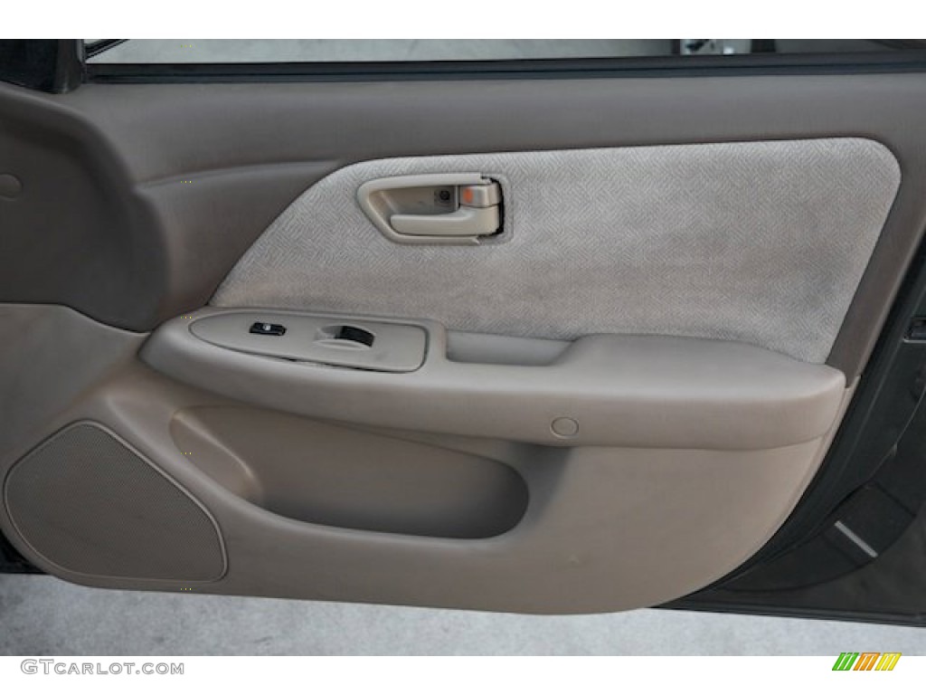 2000 Camry CE - Woodland Pearl / Oak photo #26