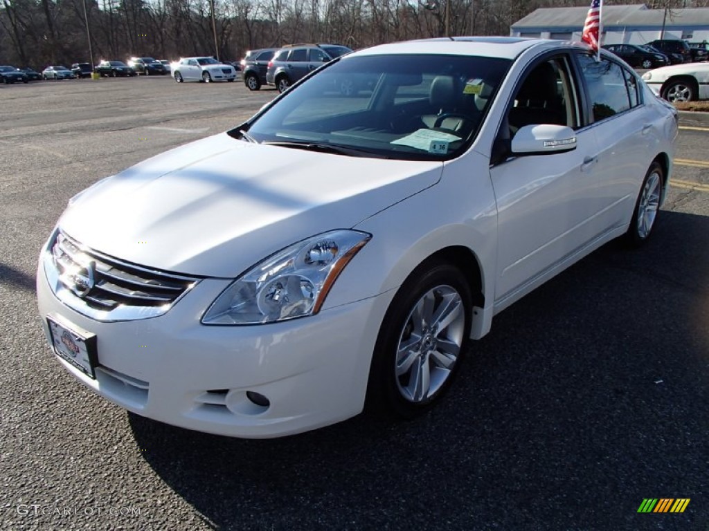 2011 Altima 3.5 SR - Winter Frost White / Charcoal photo #1