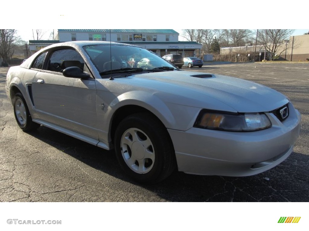 2002 Mustang V6 Coupe - Satin Silver Metallic / Medium Graphite photo #7