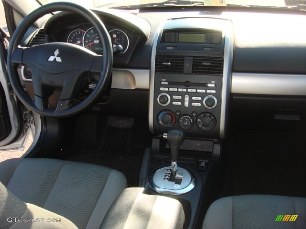 2007 Galant ES - Liquid Silver Metallic / Gray photo #13