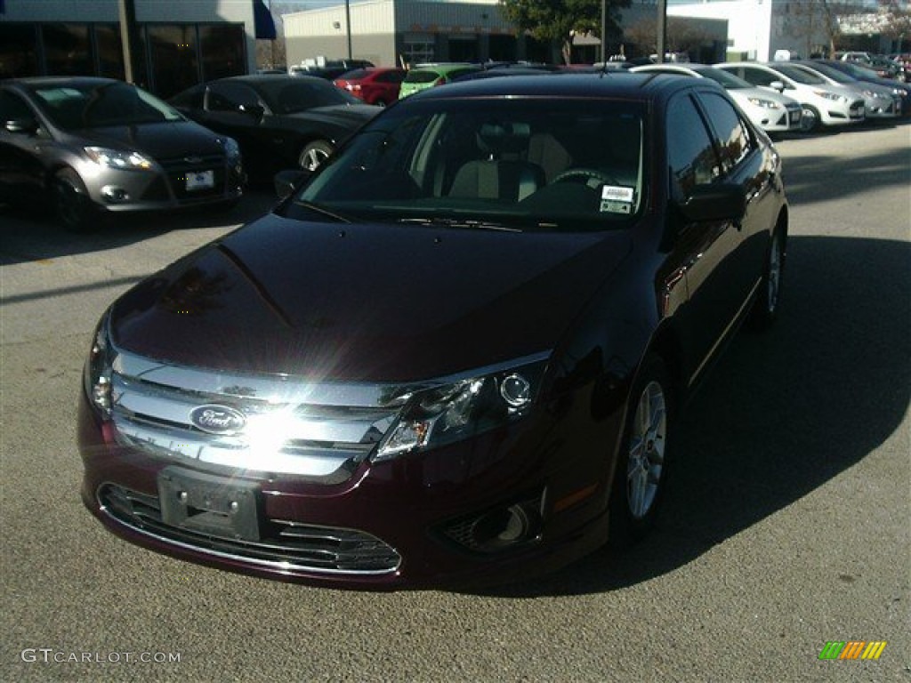 2011 Fusion S - Bordeaux Reserve Metallic / Medium Light Stone photo #4