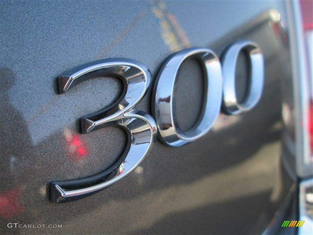 2012 300  - Tungsten Metallic / Black photo #6