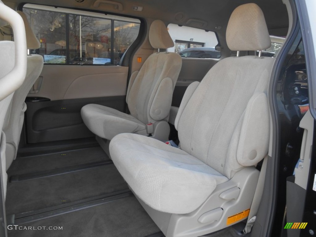 2011 Sienna LE AWD - Predawn Gray Mica / Light Gray photo #15