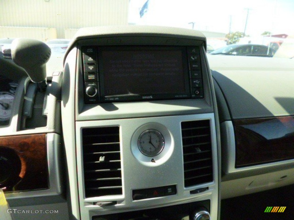 2009 Town & Country Touring - Mineral Gray Metallic / Medium Slate Gray/Light Shale photo #17