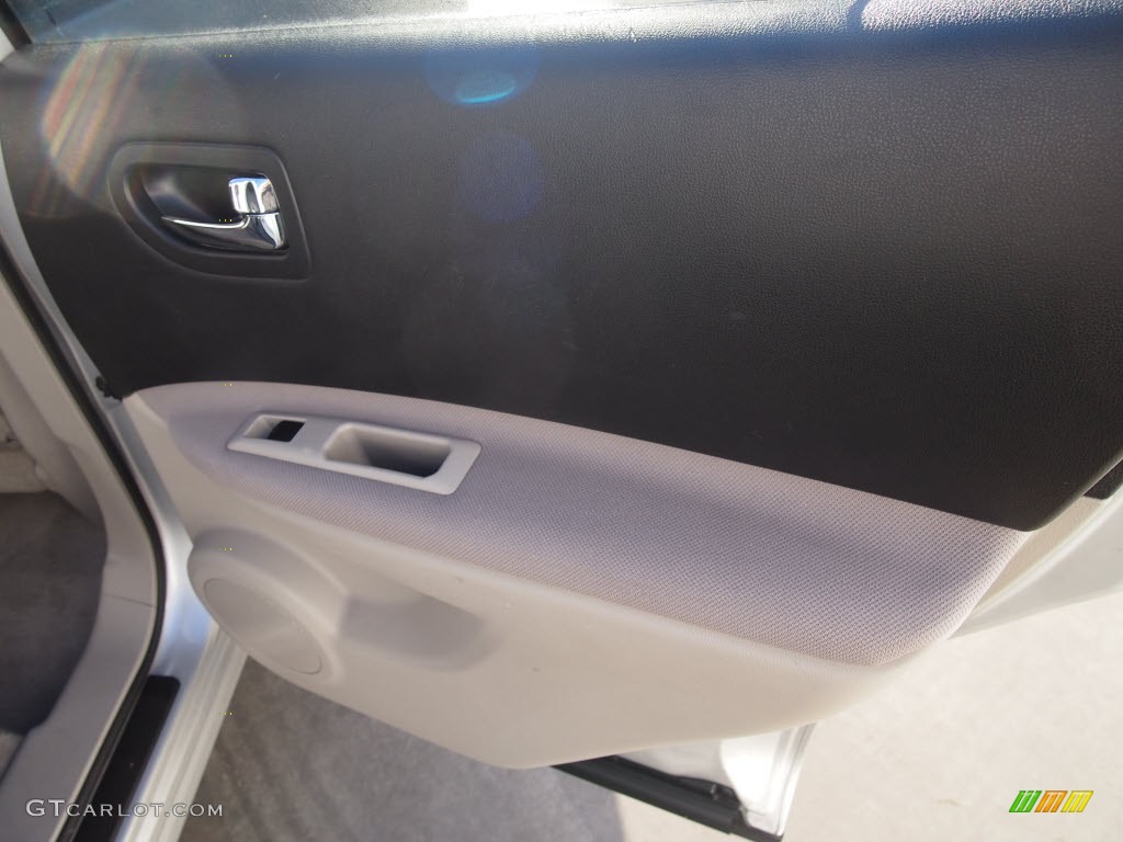 2011 Rogue SV - Silver Ice Metallic / Gray photo #7