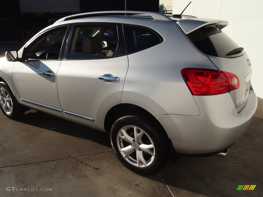 2011 Rogue SV - Silver Ice Metallic / Gray photo #10