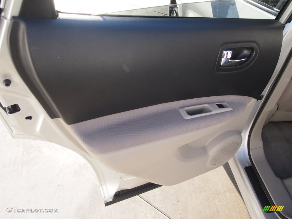 2011 Rogue SV - Silver Ice Metallic / Gray photo #13