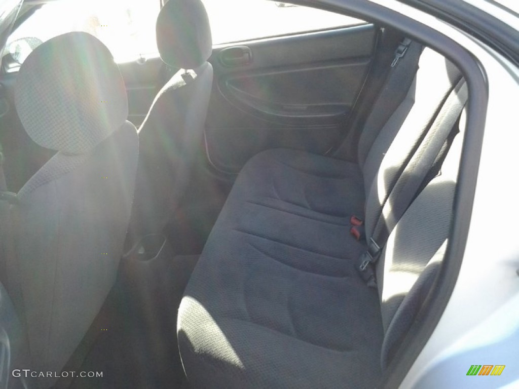2004 Stratus SE Sedan - Bright Silver Metallic / Dark Taupe/Medium Taupe photo #14