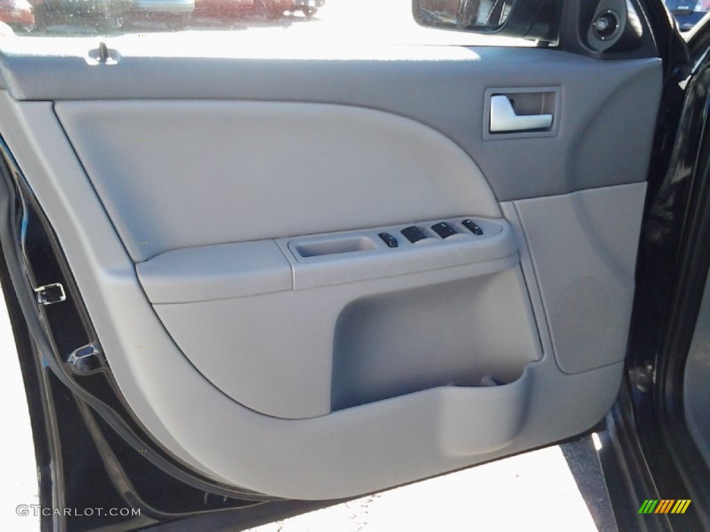 2005 Montego Luxury - Black / Shale photo #15