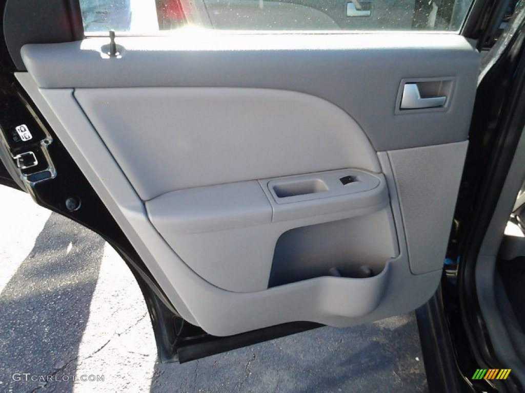2005 Montego Luxury - Black / Shale photo #16