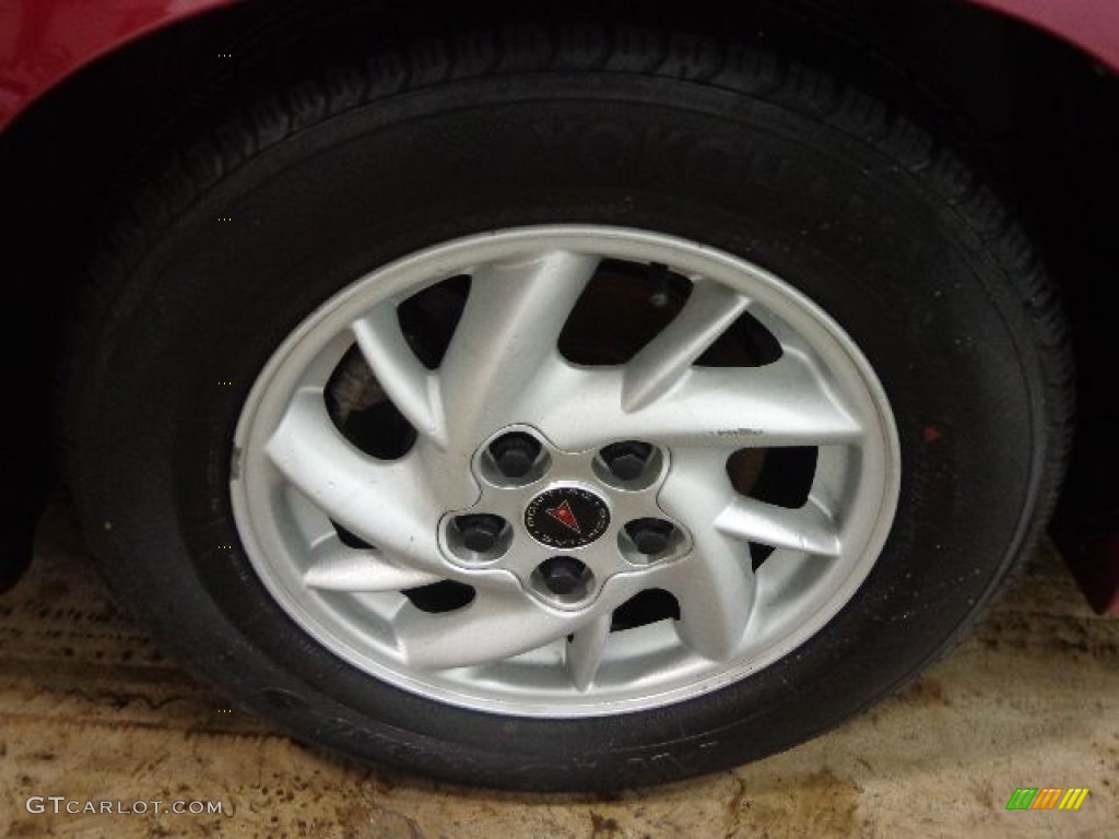 2004 Pontiac Grand Am SE Sedan Wheel Photo #89875991