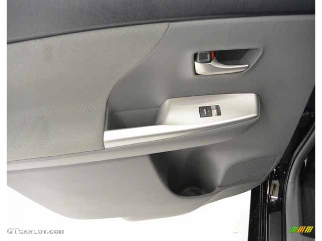 2014 Prius v Three - Black / Dark Gray photo #9