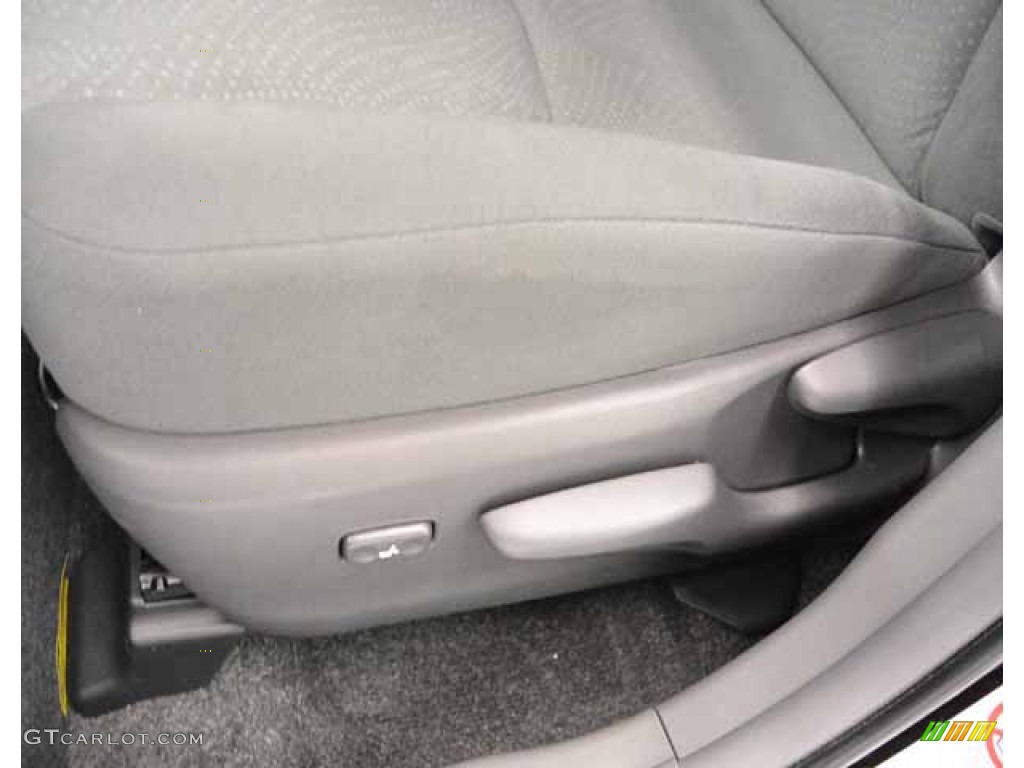 2014 Prius v Three - Black / Dark Gray photo #12