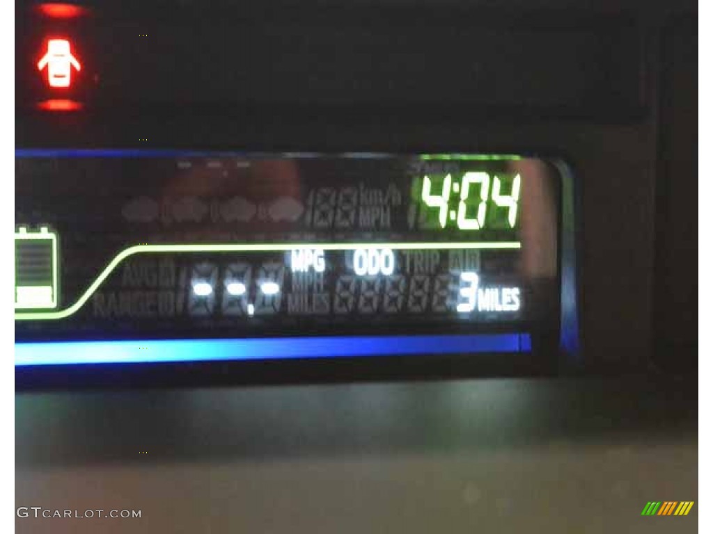 2014 Prius v Three - Black / Dark Gray photo #17
