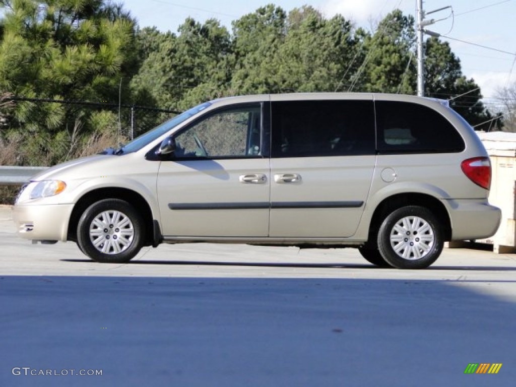 2005 Town & Country LX - Linen Gold Metallic / Dark Khaki/Light Graystone photo #8