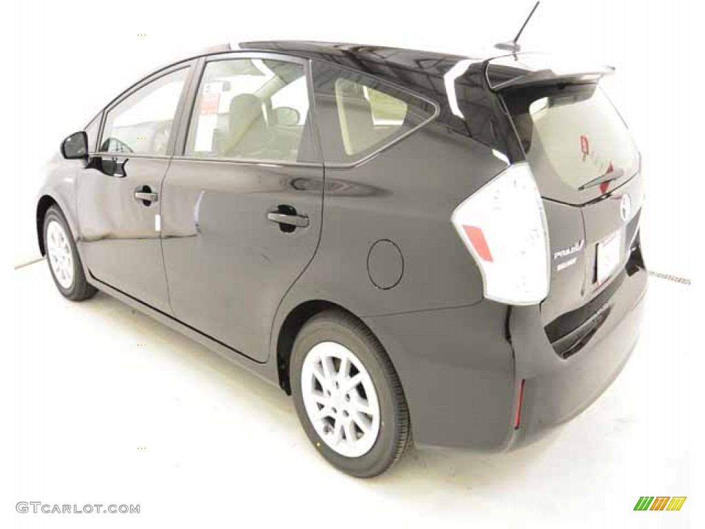 2014 Prius v Three - Black / Dark Gray photo #37