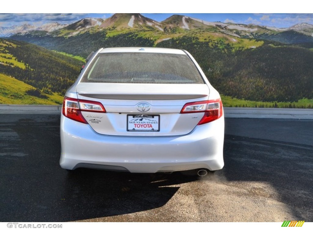 2014 Camry SE - Classic Silver Metallic / Black/Ash photo #4