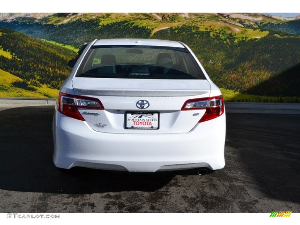 2014 Camry SE - Super White / Black/Ash photo #4