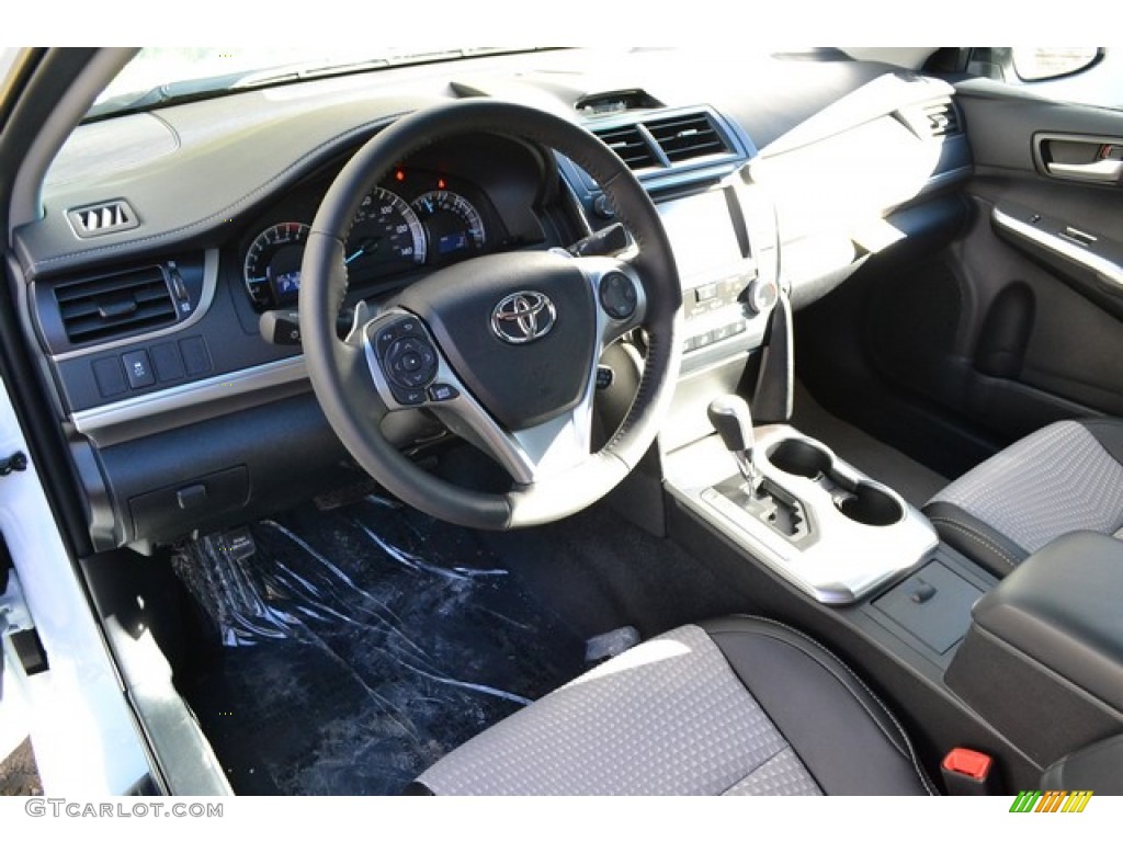 2014 Camry SE - Super White / Black/Ash photo #5