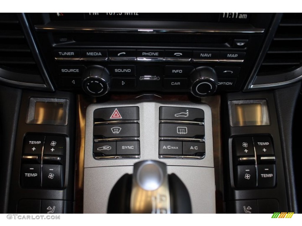 2014 Porsche Panamera Turbo Executive Controls Photo #89885596
