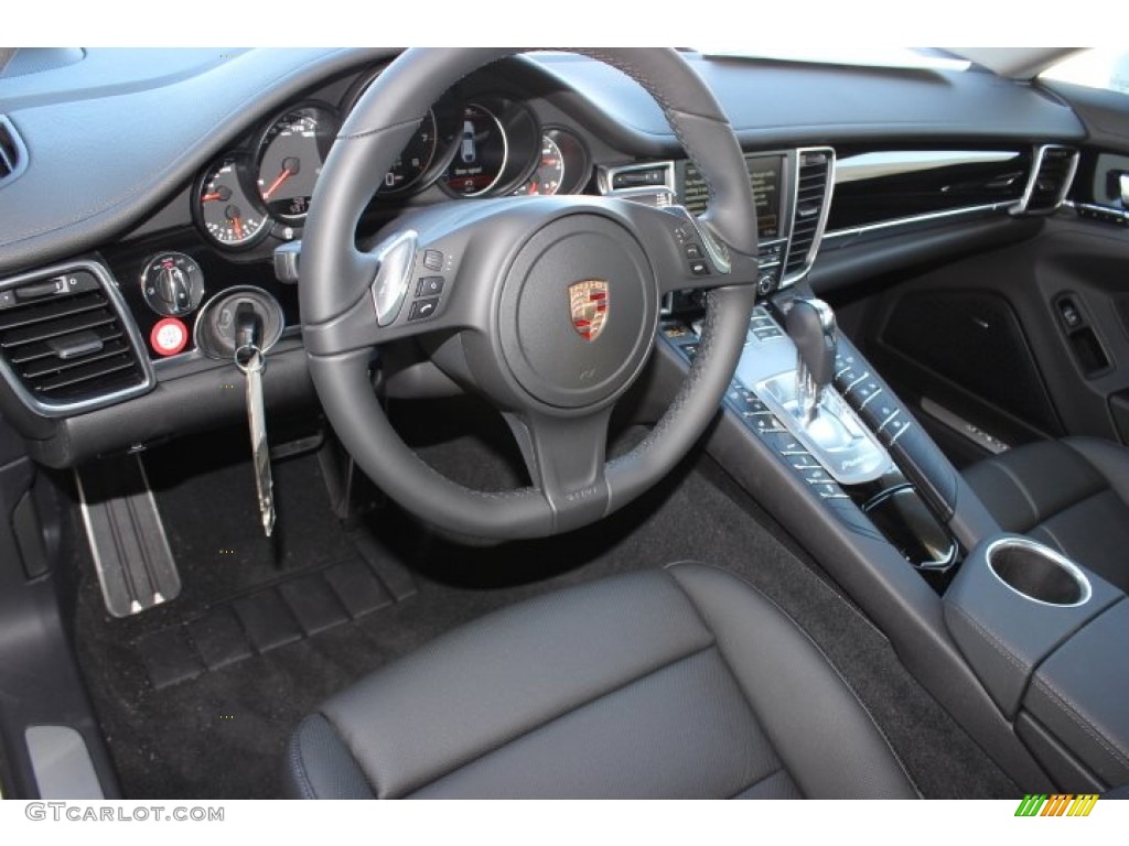 Black Interior 2014 Porsche Panamera Standard Panamera Model Photo #89886490