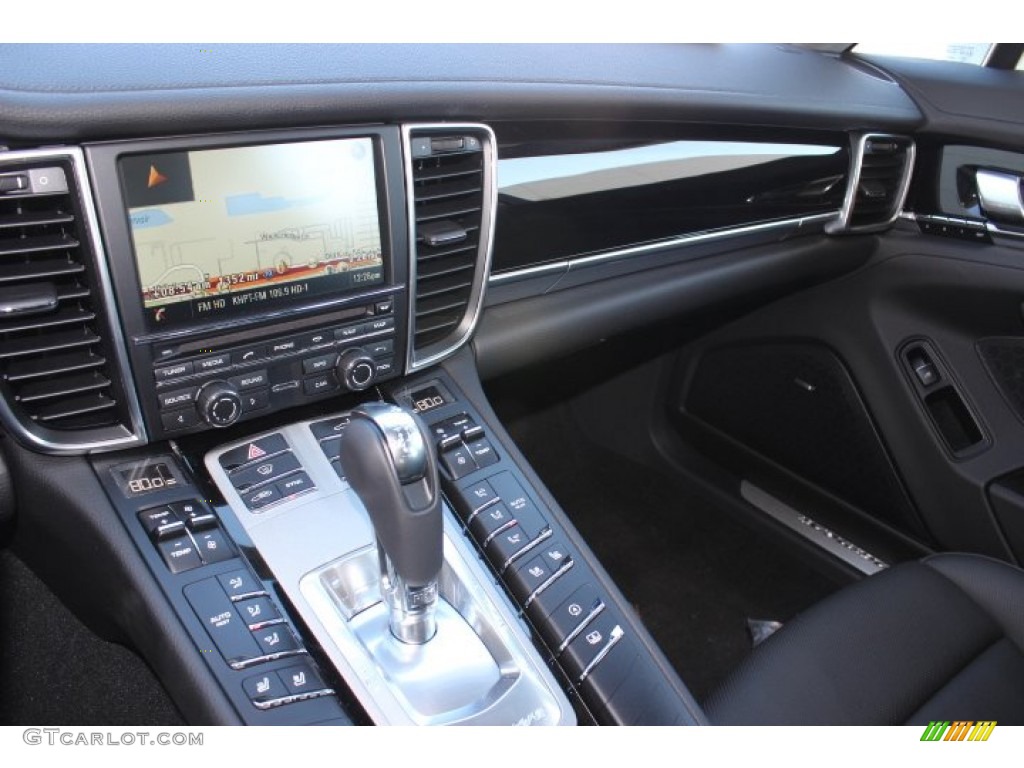 2014 Porsche Panamera Standard Panamera Model Controls Photo #89886550