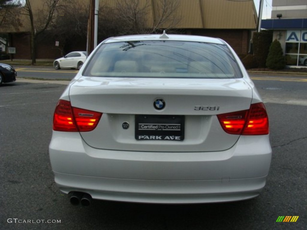 2011 3 Series 328i xDrive Sedan - Alpine White / Beige photo #4