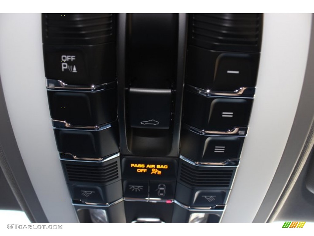 2014 Porsche Panamera Standard Panamera Model Controls Photo #89886610