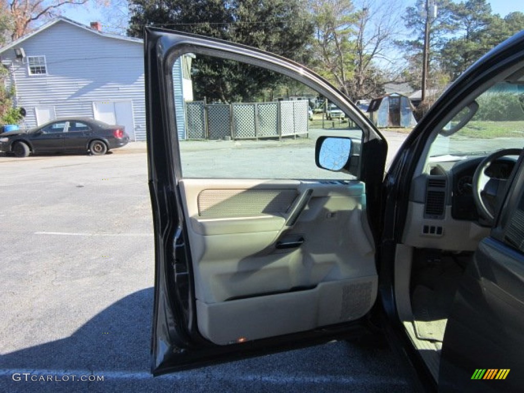 2009 Titan SE King Cab - Smoke Gray / Almond photo #9