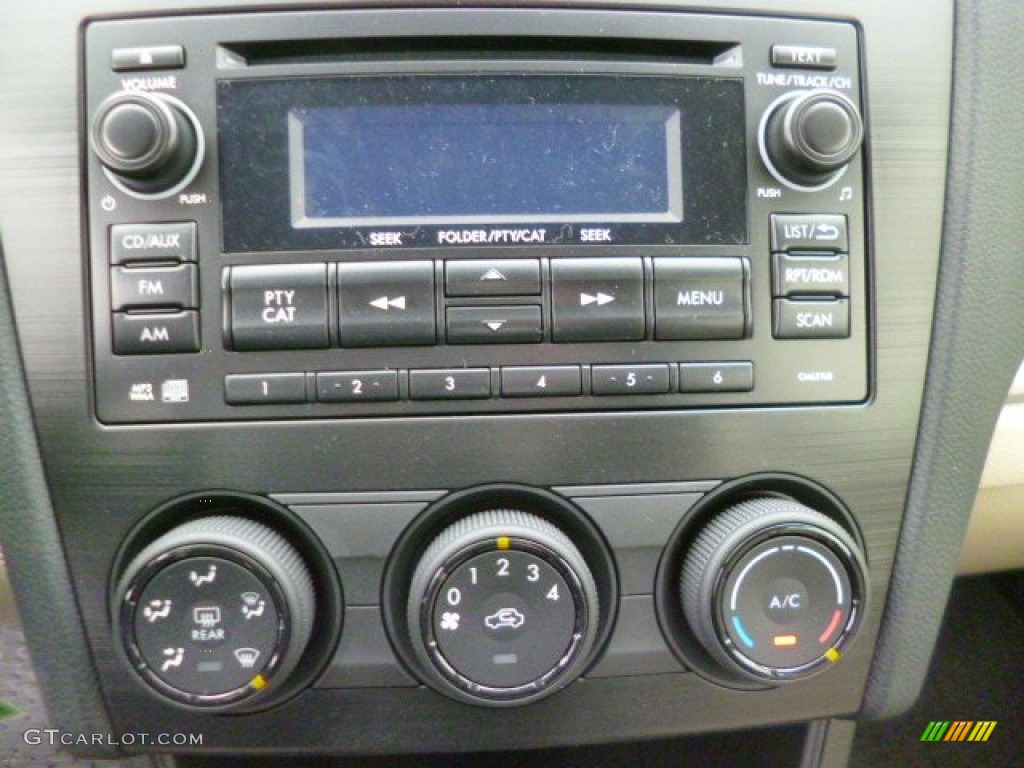 2014 Subaru Impreza 2.0i Sport Premium 5 Door Controls Photos