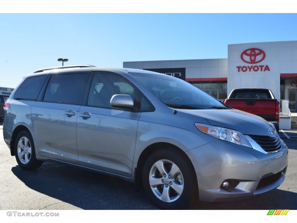 2014 Sienna LE - Silver Sky Metallic / Light Gray photo #1