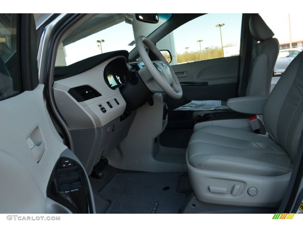 2014 Sienna LE - Silver Sky Metallic / Light Gray photo #5