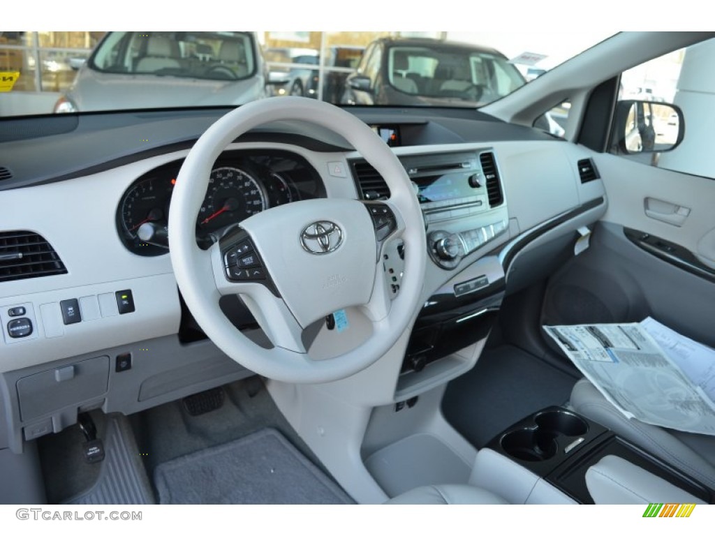 2014 Sienna LE - Silver Sky Metallic / Light Gray photo #6