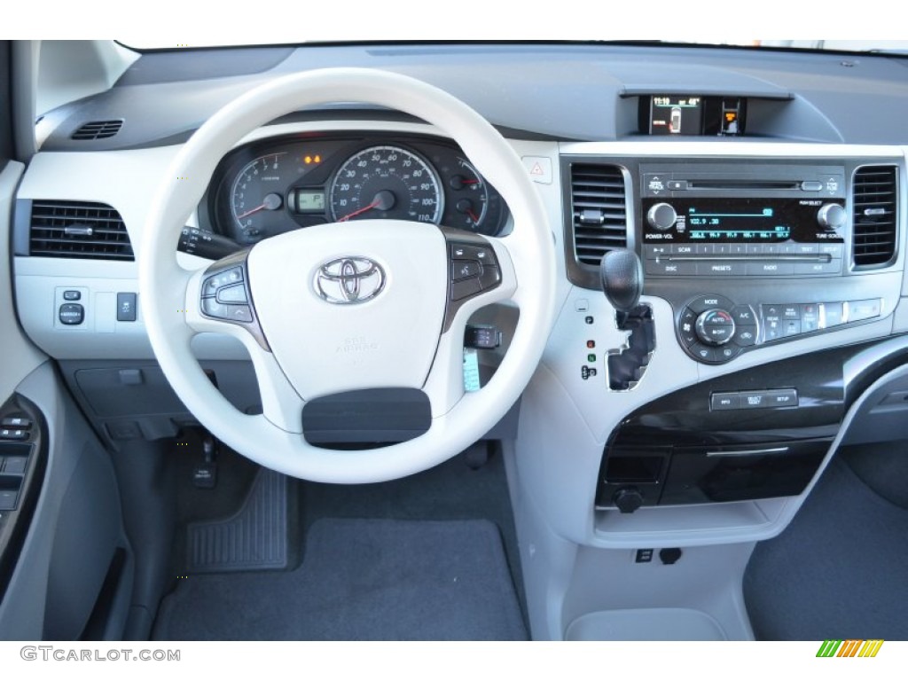 2014 Sienna LE - Silver Sky Metallic / Light Gray photo #12